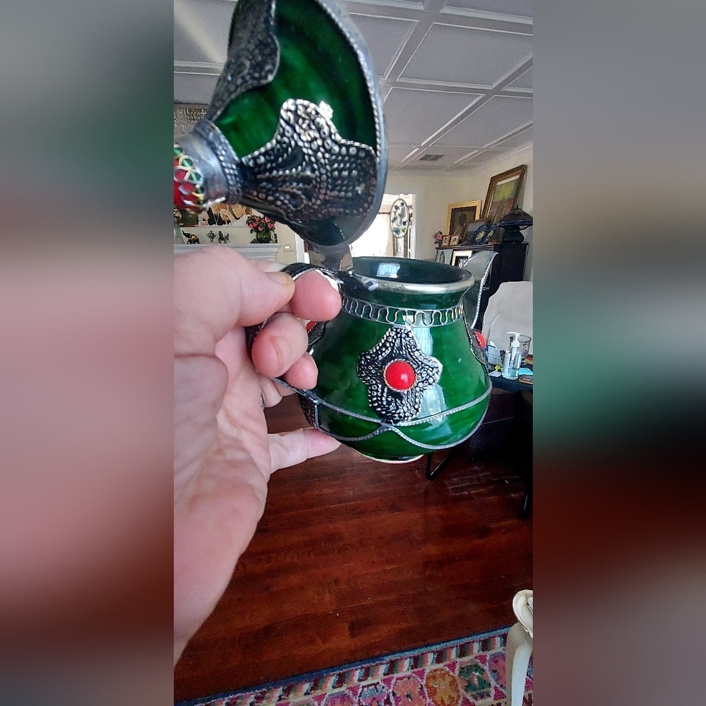Traditional vintage ceramic and silver metal filigree Moroccan tea/coffe pot. - Picture 5 of 12